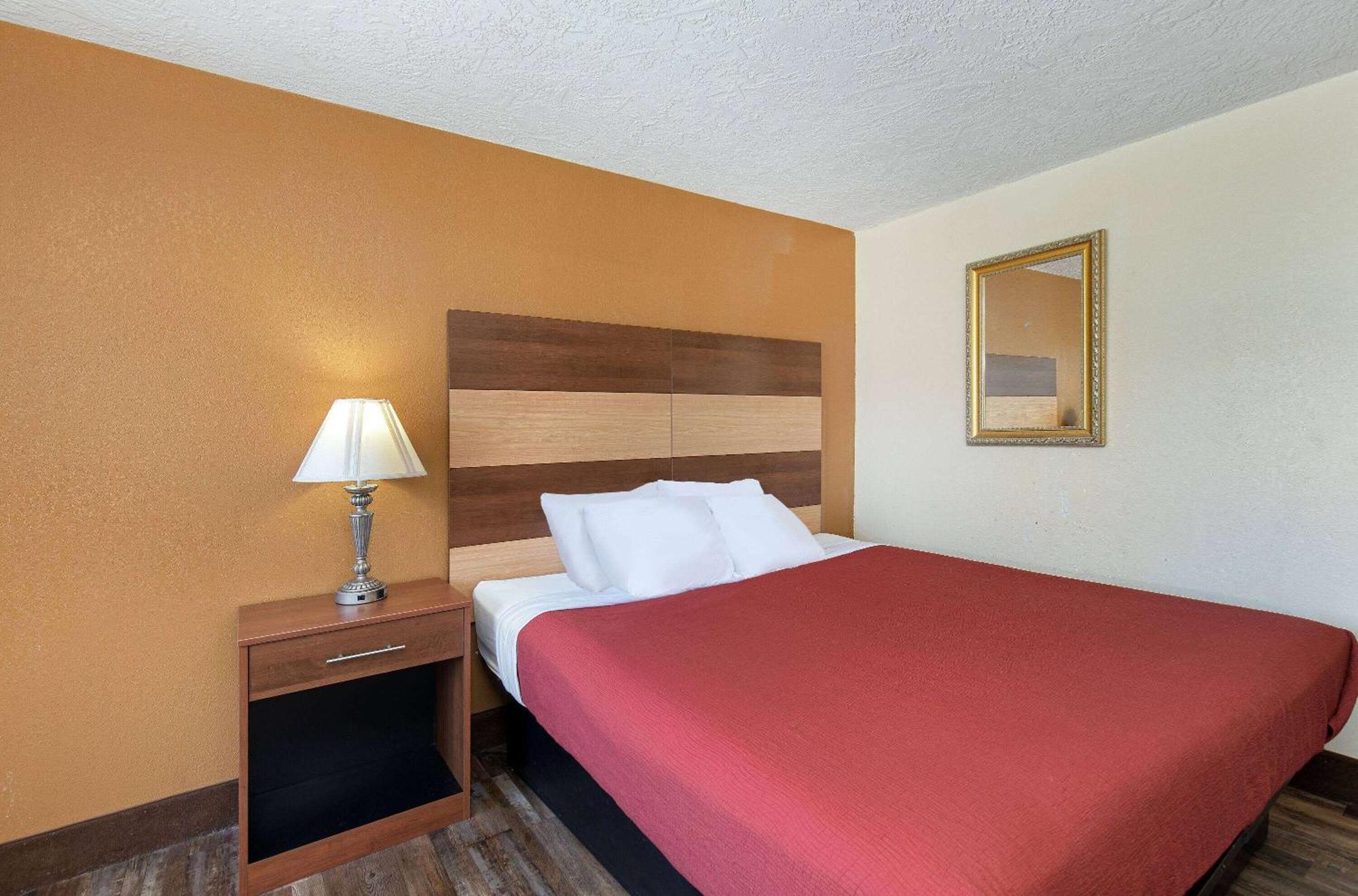 Americana Inn A Travelodge By Wyndham Pigeon Forge Exterior photo